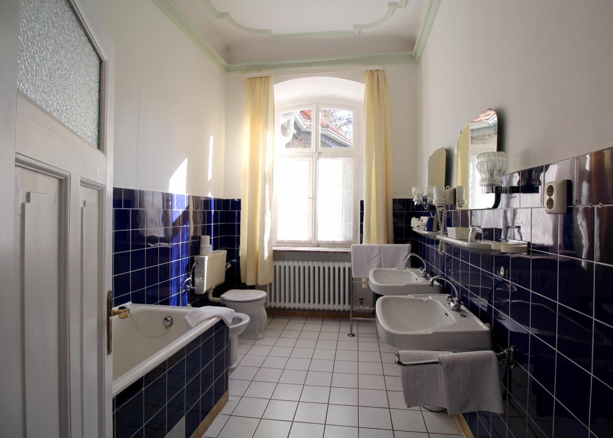 Historisches Hotel Zum Schwan Bad Karlshafen Eksteriør bilde